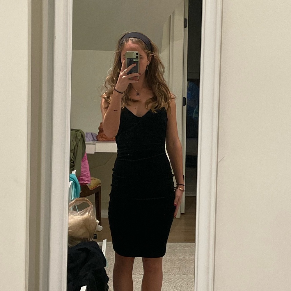 stunning velvet material cocktail dress
